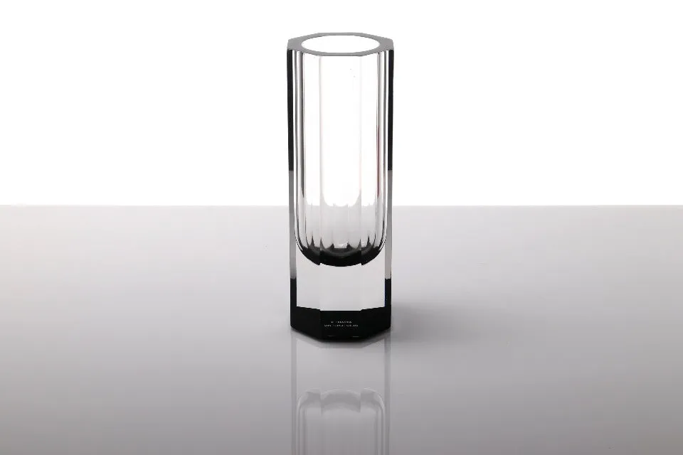 Bolt Vase in Black