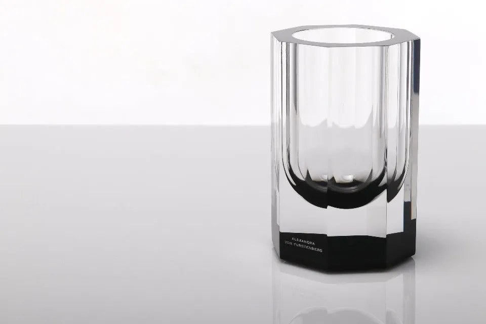 Bolt Vase in Black