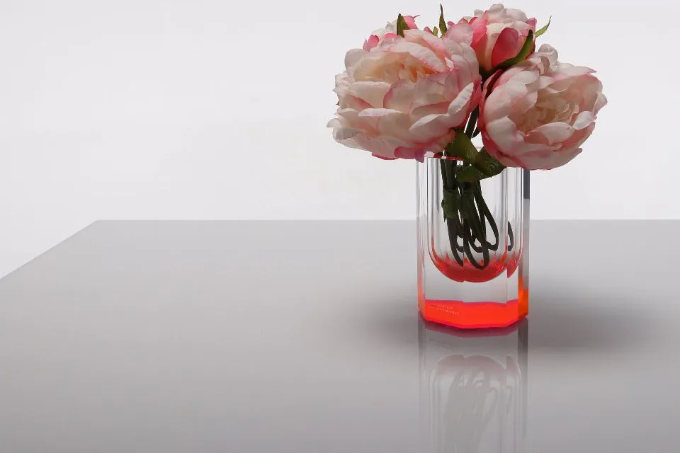 Bolt Vase in Pink