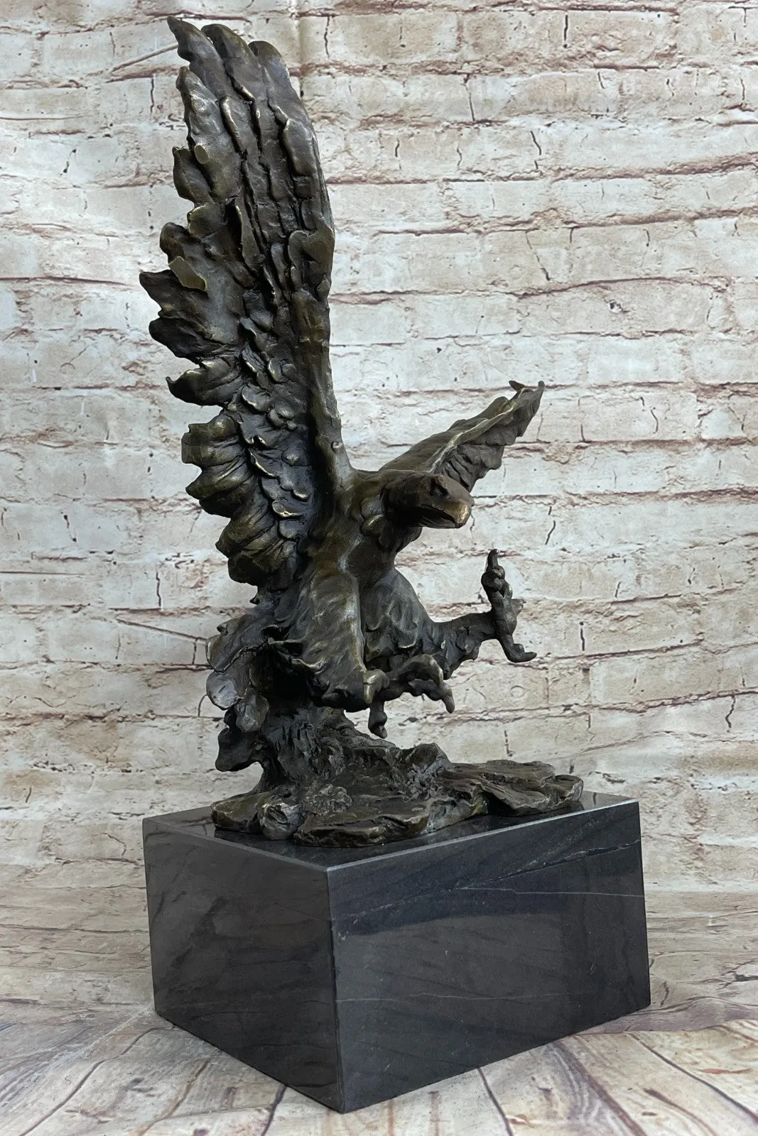 Bronze American Bald Eagle on Tree Falcon Osprey Hawk Flag Statue Pride Flying