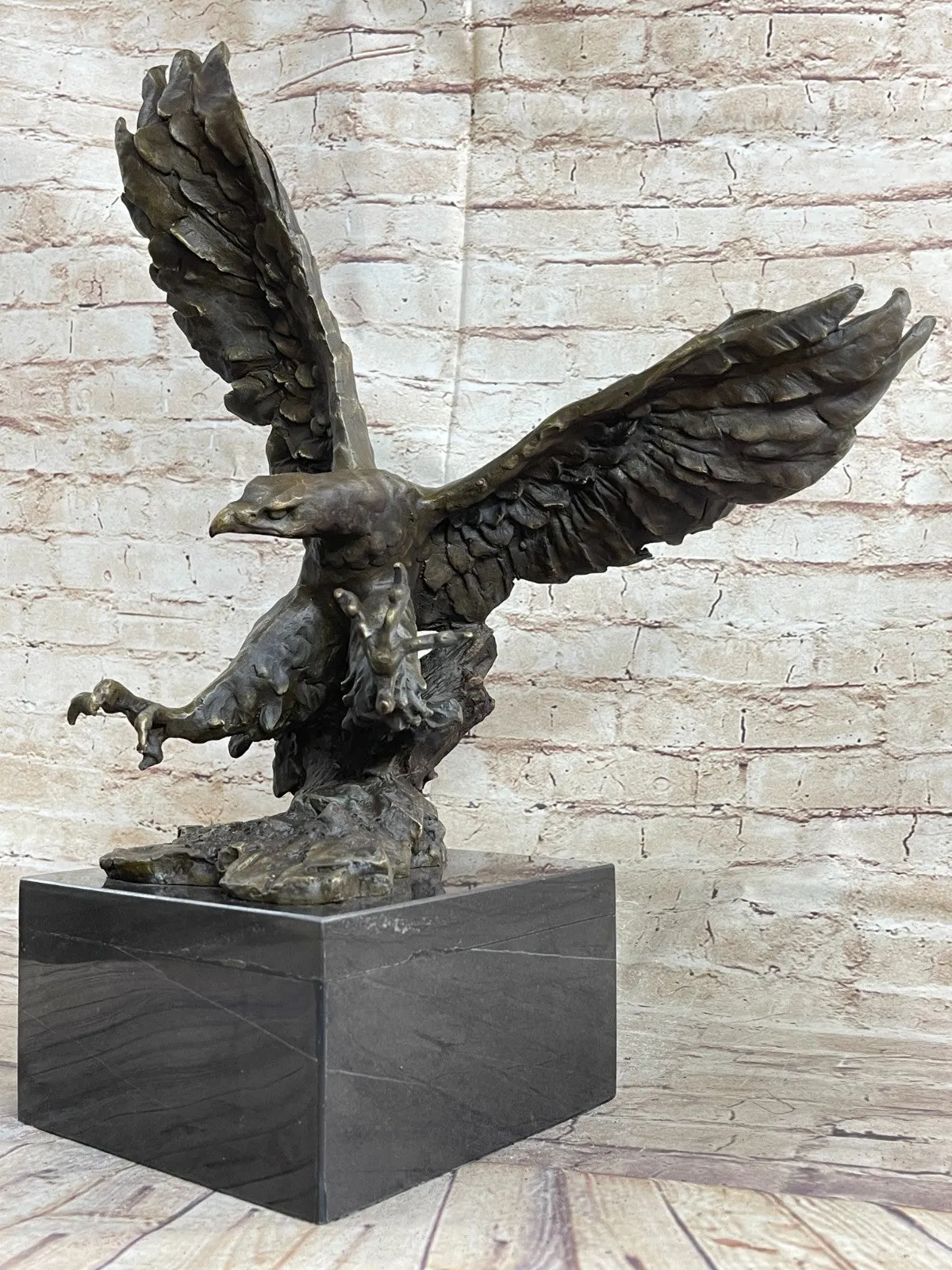 Bronze American Bald Eagle on Tree Falcon Osprey Hawk Flag Statue Pride Flying