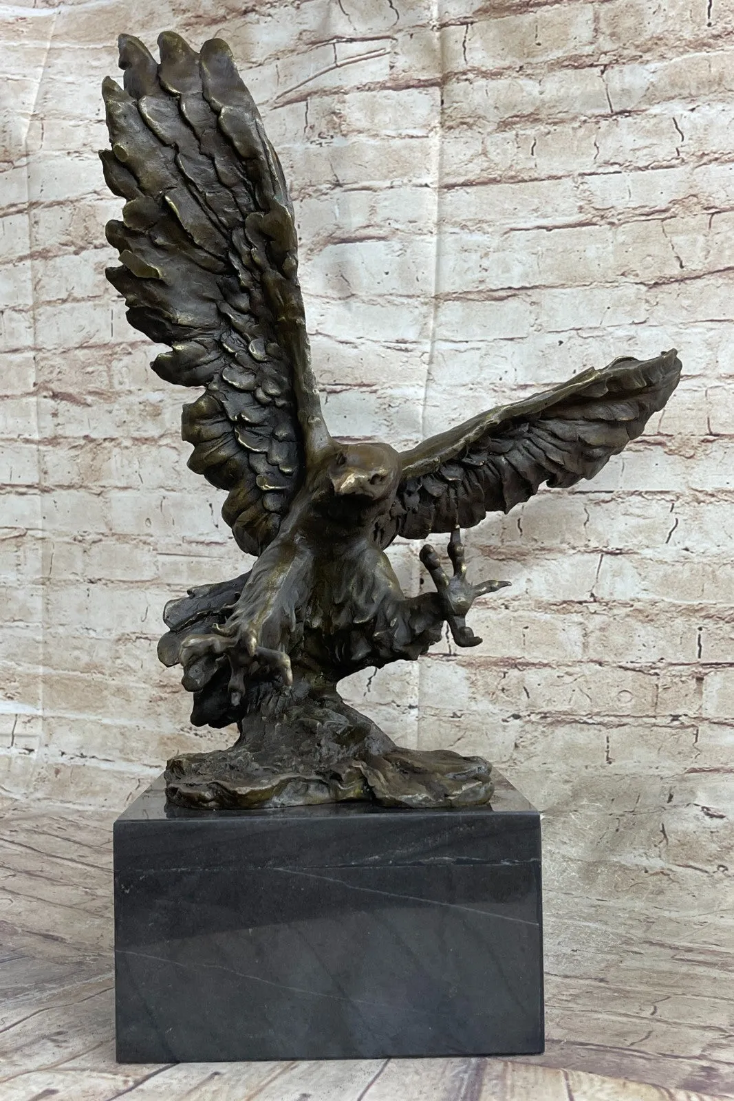 Bronze American Bald Eagle on Tree Falcon Osprey Hawk Flag Statue Pride Flying