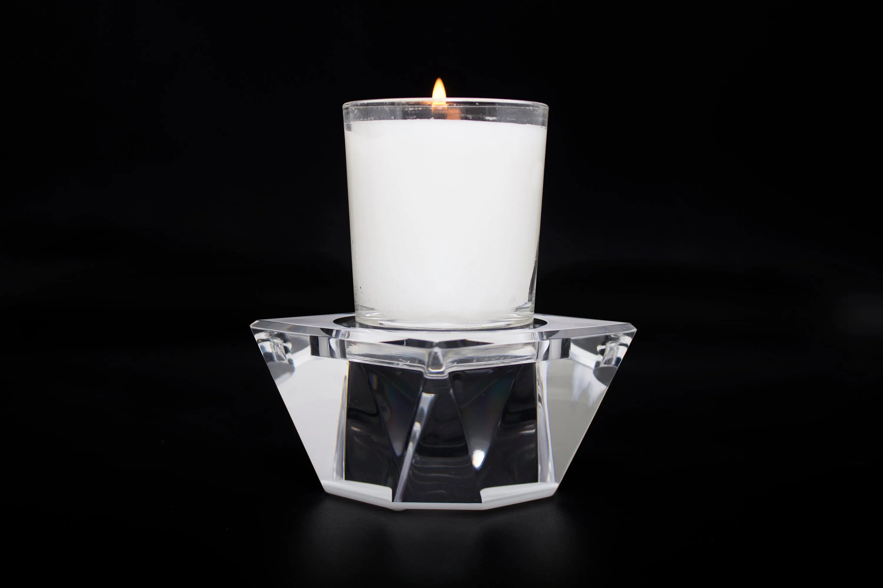 Candle Pedestal in White