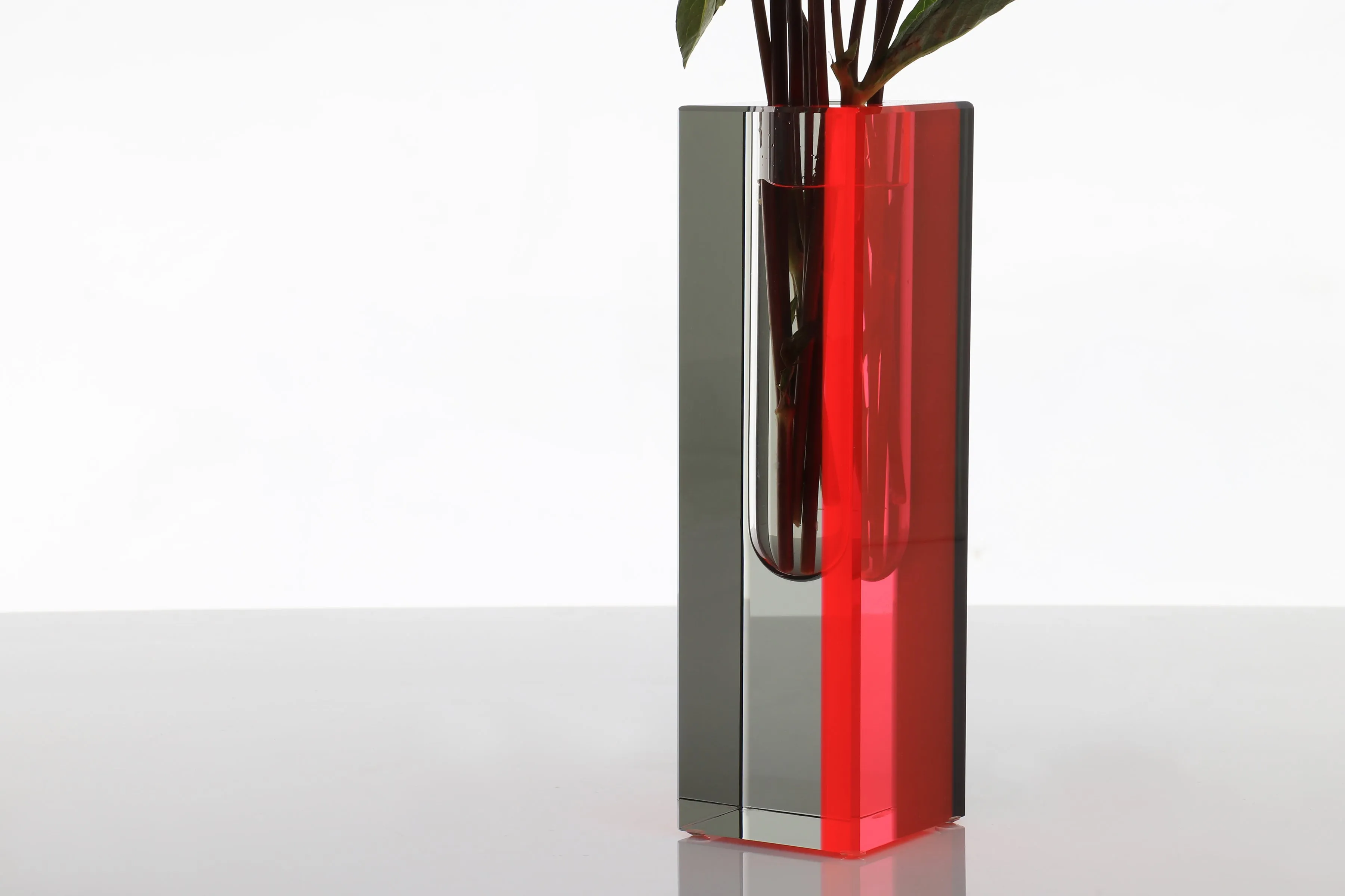 Eclipse Vase in Red